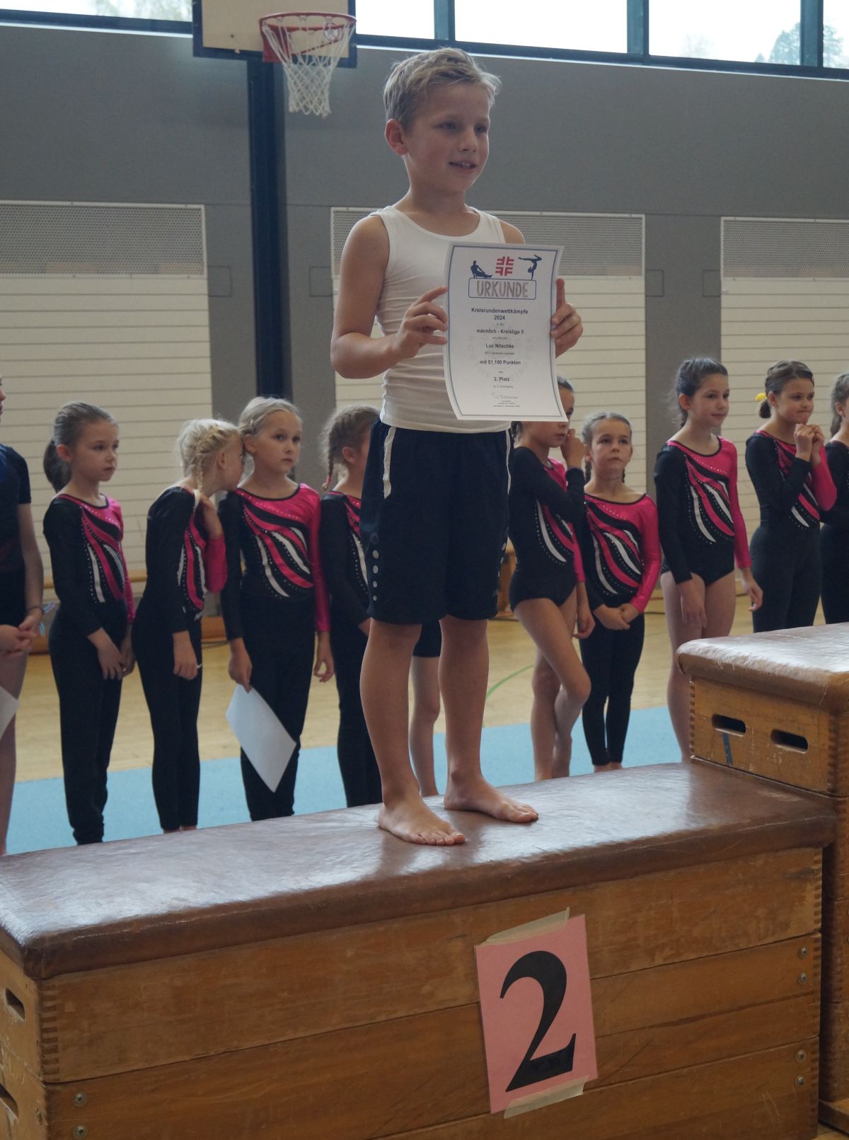 Siegerehrung der Jungen: Luc Nitschke freut sich über seinen 2. Platz.