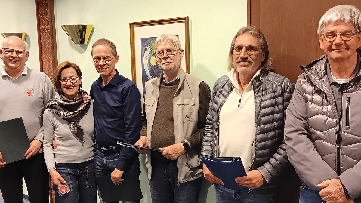 Für 25-jährige Mitgliedschaft geehrt: Bernd Brockmeyer, Monika und Rainer Freienberg, Harald Völker, Wilfried Bock und Ralf Rautenstrauch.