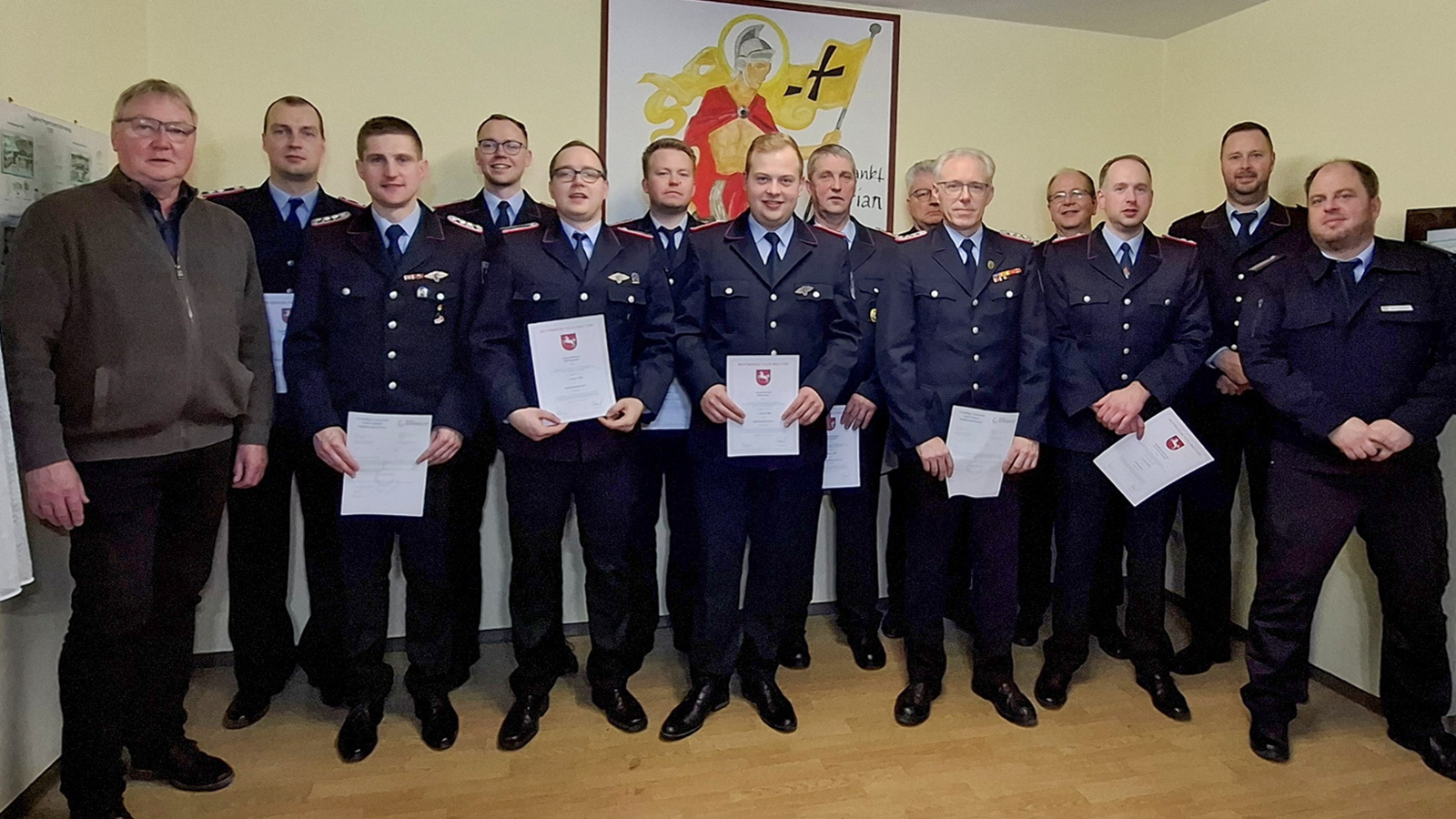 Stadtrat Andreas Fillips, Christian Hesse, Marco Ebrecht, Levin Baumann, Chris Baumann, Lennard Sehlen, Niklas Mann, Henning Ebrecht, Eckhard Grütz, Jens Goetzke, Bürgermeister Andreas Mann, Jan Herfurth, Tobias Krawietz und Martin Heering.